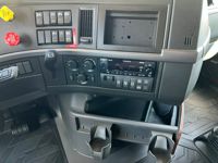 2022 Volvo VNL64T860