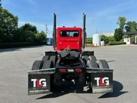 2020 Peterbilt 389