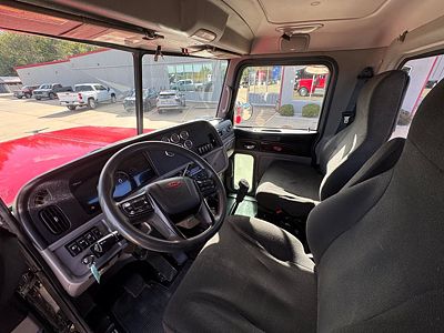 2023 Peterbilt 389