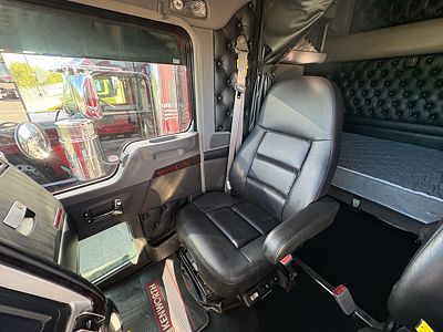 2023 Kenworth W900L