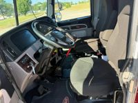 2023 Peterbilt 389
