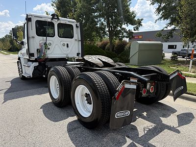 2019 Freightliner CASCADIA 126