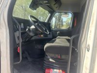 2021 Freightliner CASCADIA 126