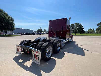 2022 Peterbilt 389