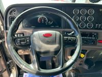 2022 Peterbilt 389