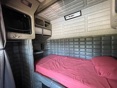 2000 Peterbilt 379