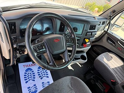 2022 Peterbilt 579