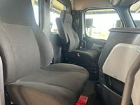 2021 Freightliner CASCADIA 126