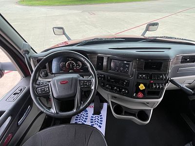 2023 Peterbilt 579