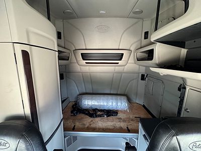 2021 Peterbilt 579