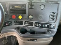 2015 Freightliner CASCADIA 125