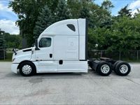 2021 Freightliner CASCADIA 126