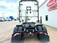 2017 Freightliner CASCADIA 113