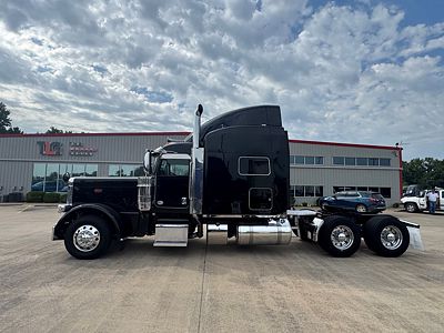 2022 Peterbilt 389