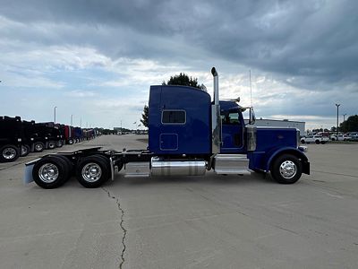 2024 Peterbilt 389