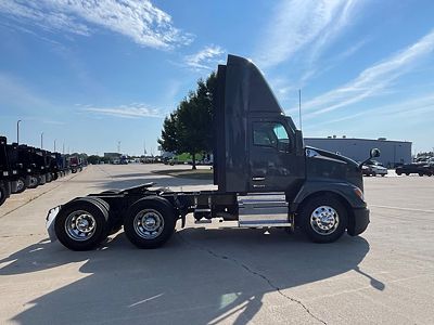 2023 Kenworth T680