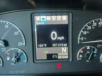 2019 Freightliner CASCADIA 126
