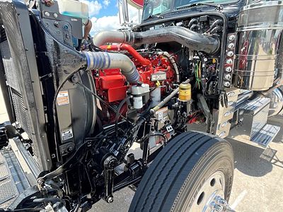 2023 Peterbilt 389