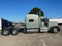2022 Peterbilt 389