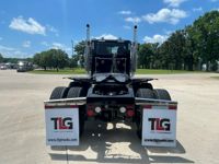 2023 Peterbilt 389
