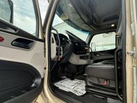 2023 Peterbilt 567