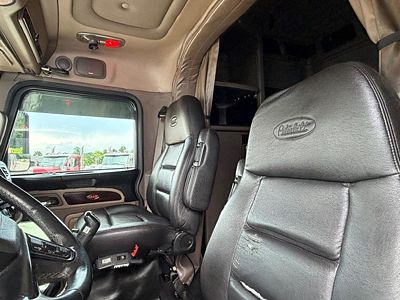 2023 Peterbilt 389