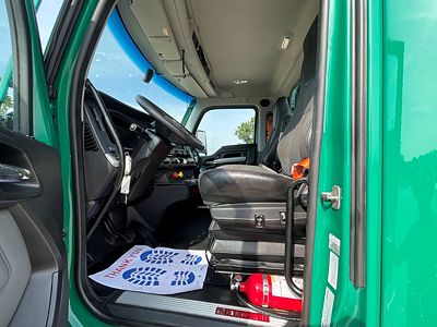 2023 Kenworth T680