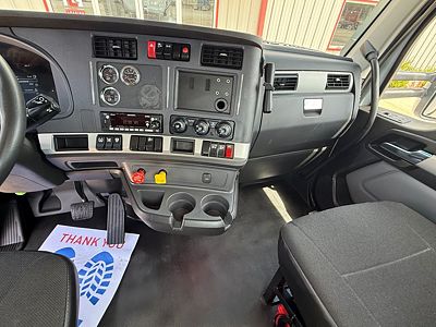 2023 Kenworth T680