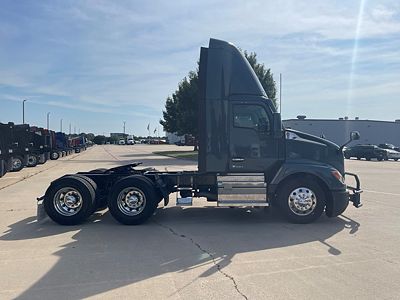 2023 Kenworth T680