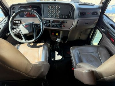 2022 Peterbilt 389