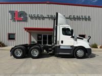 2021 Freightliner CASCADIA 126