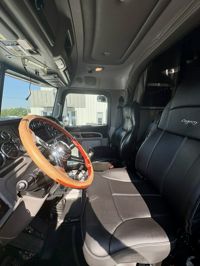 2022 Peterbilt 389