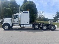 2022 Kenworth W900B