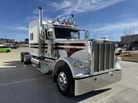 2022 Peterbilt 389