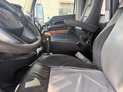 2022 Kenworth T880