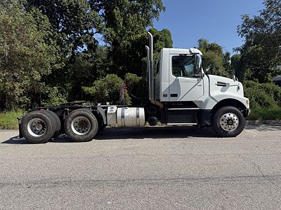 2019 Volvo VHD64