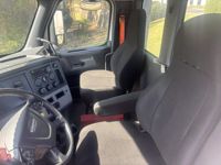 2021 Freightliner CASCADIA 126