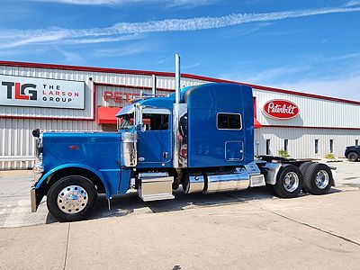 2017 Peterbilt 389
