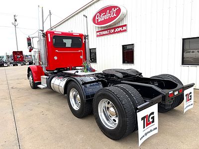 2023 Peterbilt 389