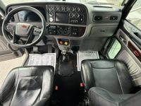 2023 Peterbilt 389