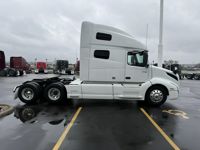 2020 Volvo VNL64T760