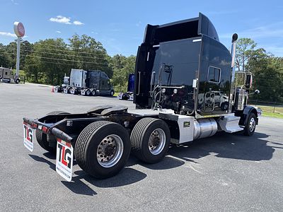 2022 Peterbilt 389