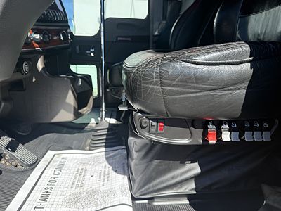 2021 Kenworth W900