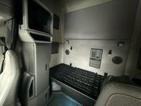 2020 Volvo VNL64T760