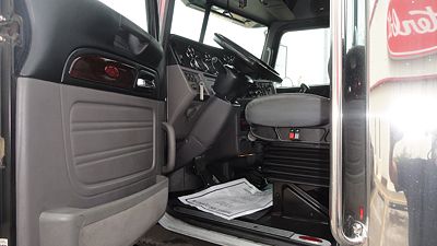 2017 Peterbilt 389