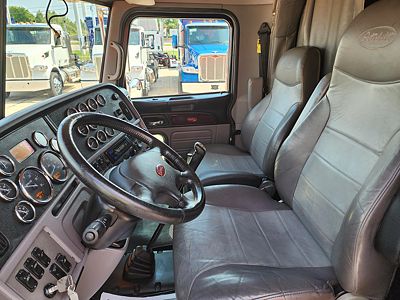2017 Peterbilt 389