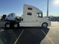 2020 Volvo VNL64T760