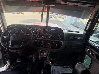 2023 Peterbilt 389-131