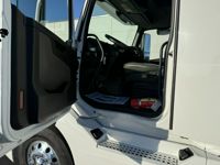 2020 Volvo VNL64T760