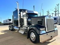 2023 Kenworth W900